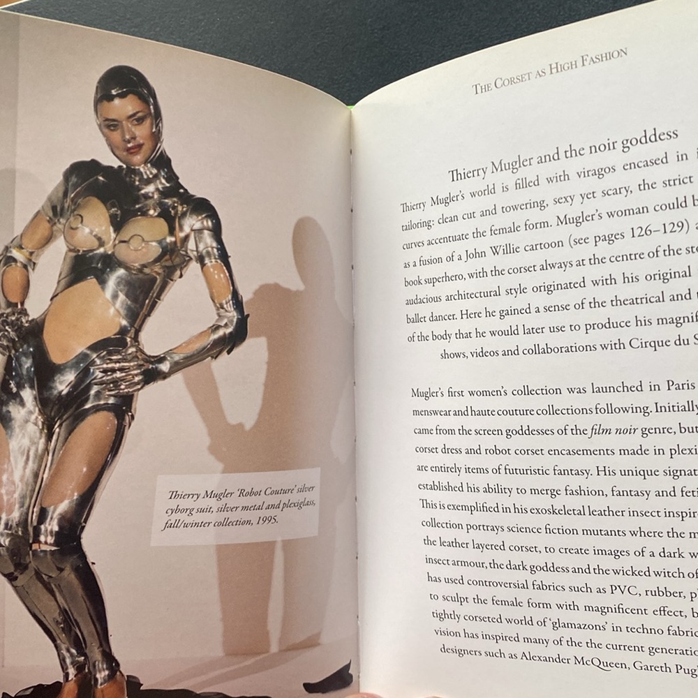 Book: Corsets A Modern Guide - Picture 6 of 7